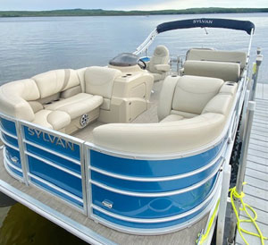 Pontoon boat